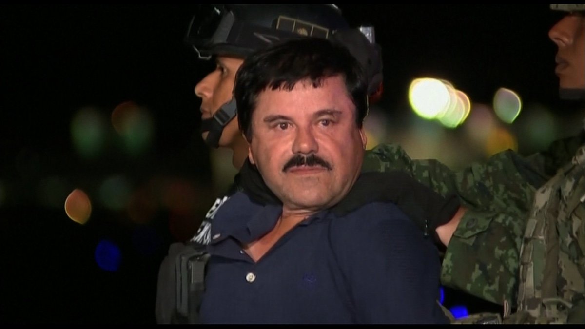 CNN's tweet image. 'El Chapo' set to be extradited to U.S., had interview with Sean Penn.
cnn.it/1SFqoLD