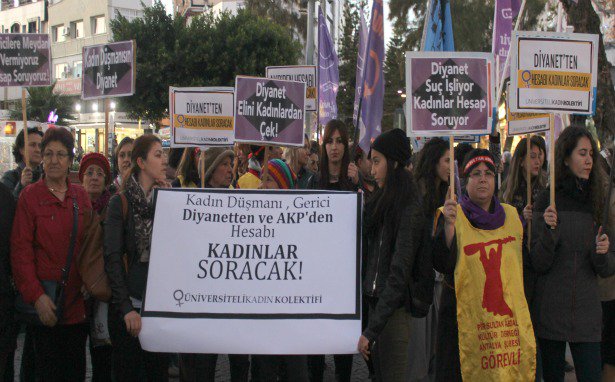 Antalya'da kadınlar, polis engeline rağmen ''Diyanet'ten hesap soracağız'' dedi sendika8.org/?p=320925