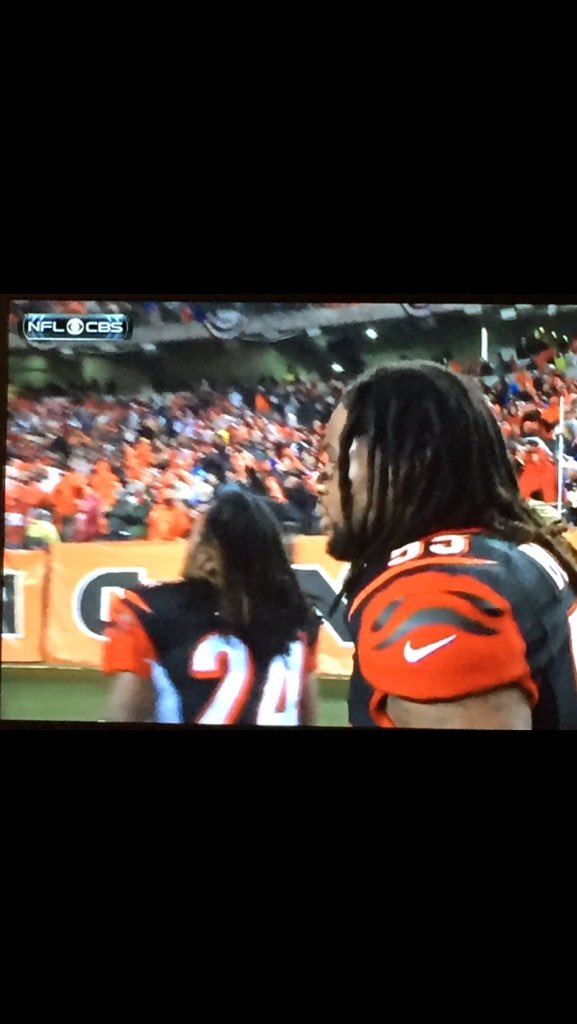 thenoahmahr's tweet photo. Dumb and dumber #PITvsCIN https://t.co/DwC8eyDUcM