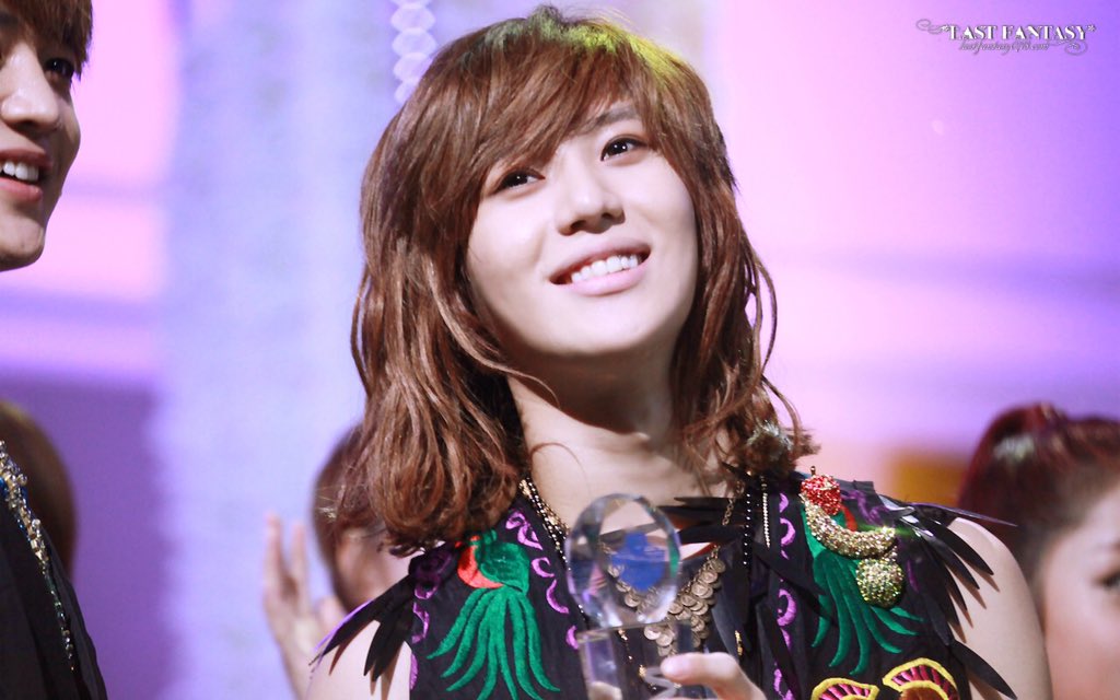 the hairdos on Twitter: