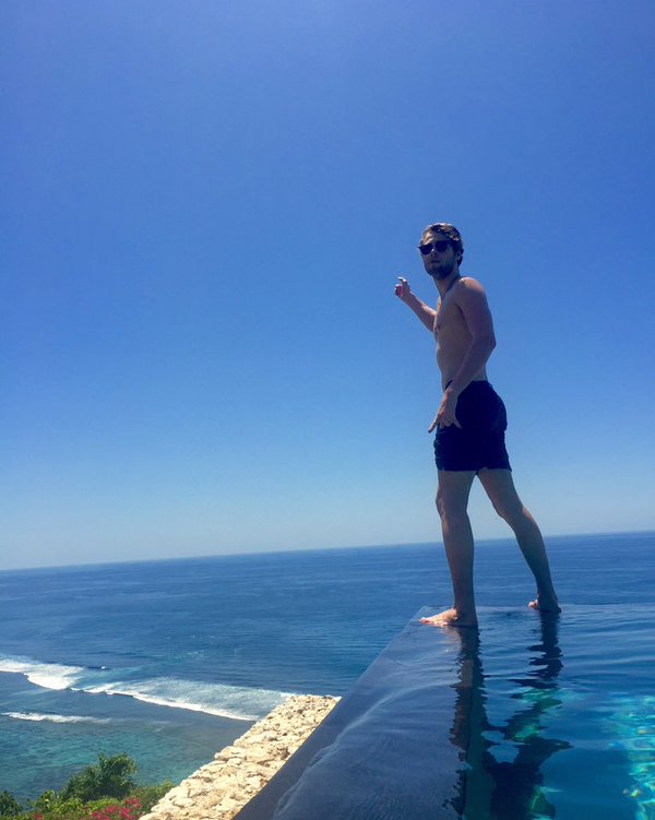 Sup, new Luke Hemmings. Not new to rp but new to fl. RT for me?