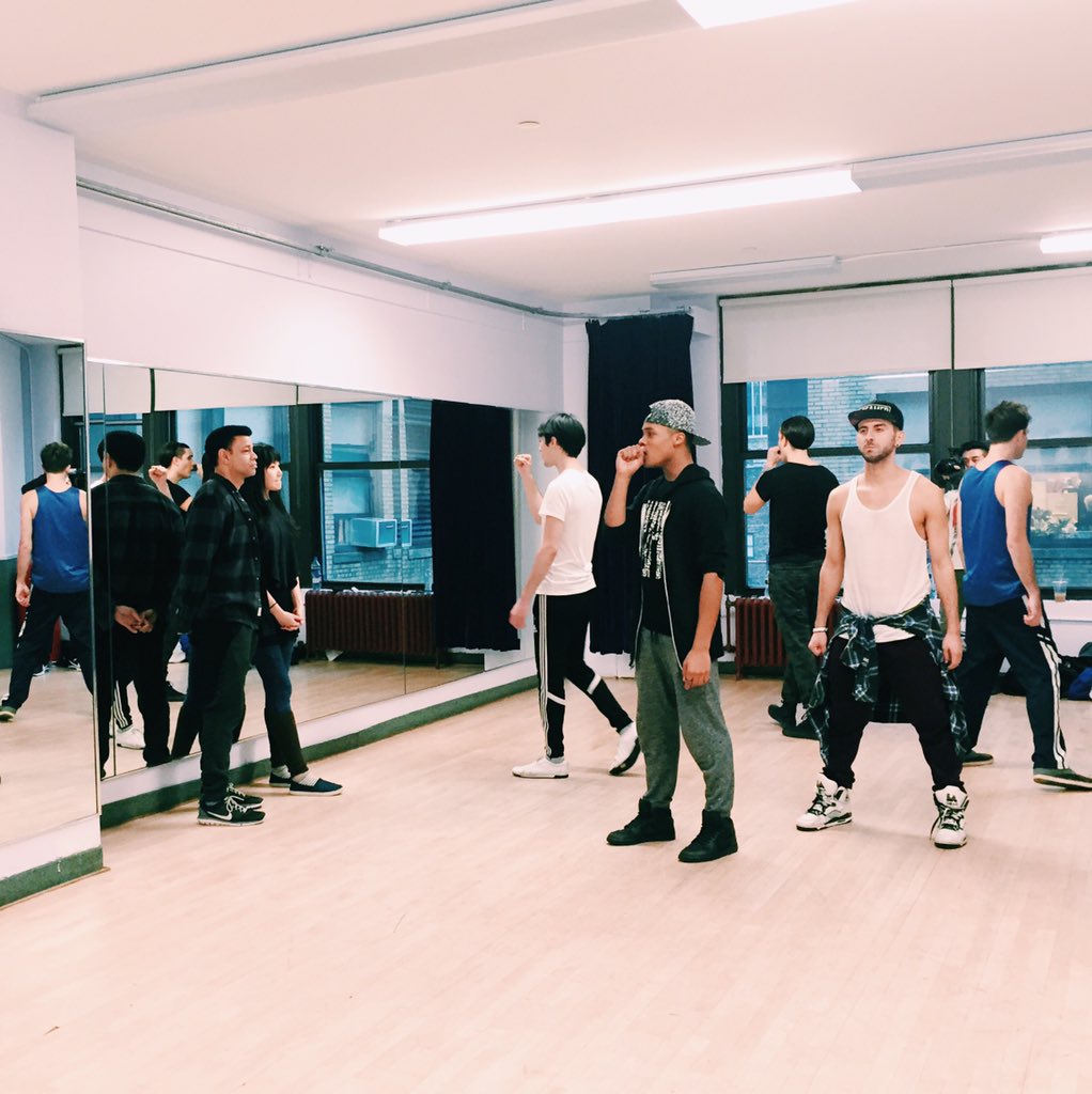 exp_edition's tweet photo. Missing rehearsals with @reallanenapper this week! 이번주는 레인 선생님이랑 춤연습 못해서 슬퍼요😢  #케이팝 #아이돌 #lanenapper #ripleygrier https://t.co/g2TUMDjo5e