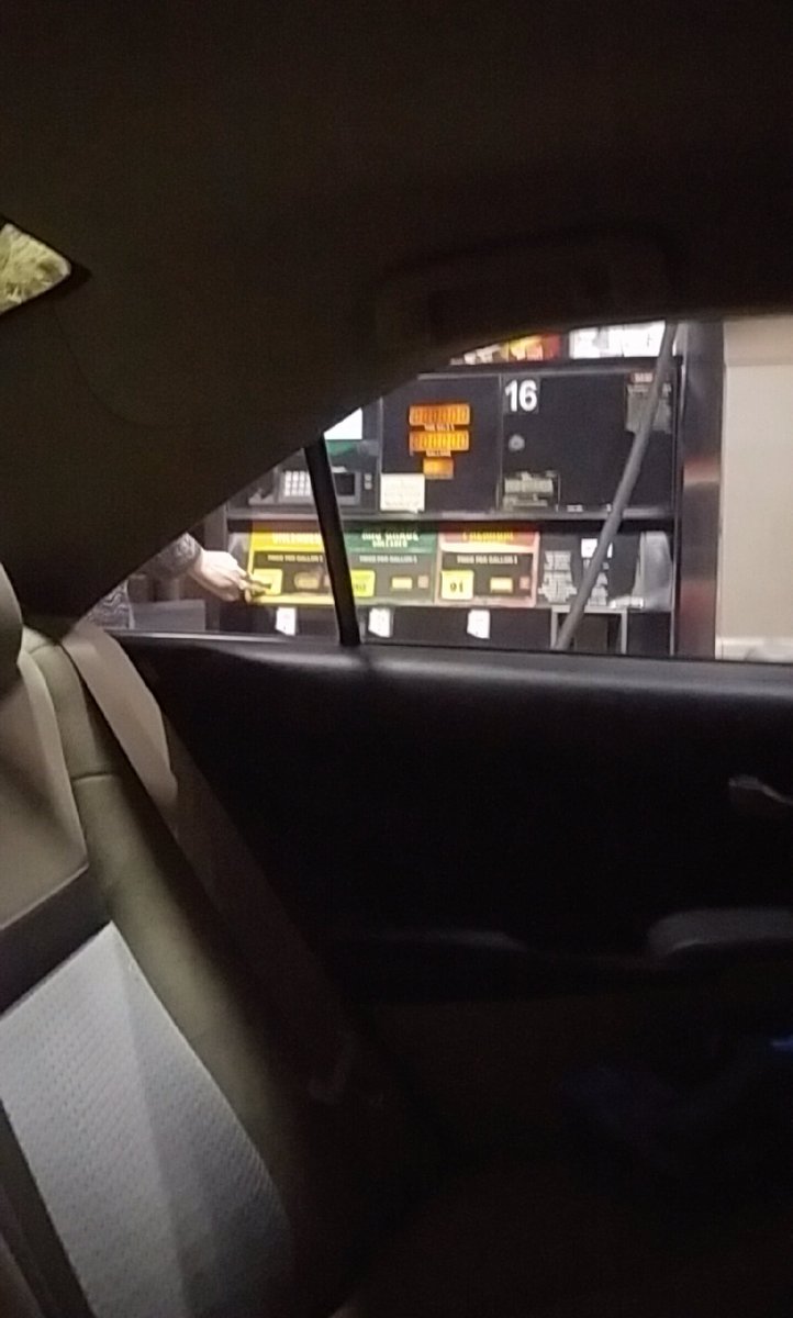 CHAMACALUVU's tweet photo. I can't believe my uber driver decided to stop for gas in the middle of my fare #wtfuber https://t.co/6Fyf2LpiiV