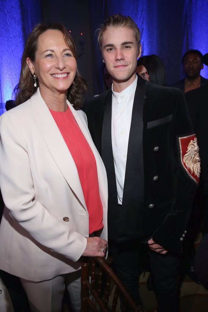 secutebelieber's tweet image. he's so handsome 😍