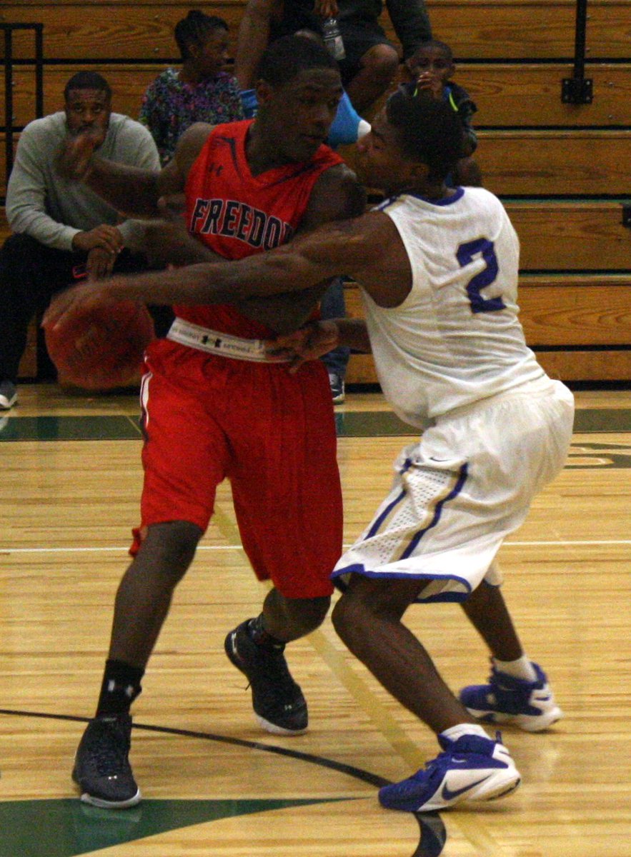 FryeChuck's tweet photo. @TBHomeTeam #StPeteShootout postscripts: #Freedom #NasirCore had 14 pts but #Gibbs #MarquezWalls got the steal here. https://t.co/ksaXa30wwA