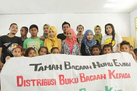 Ayo, ke Saraba malam ini. Dukung anak muda yg ngamen utk majukan dunia literasi di Tanah Kei.Beri uang Pattimuramu.