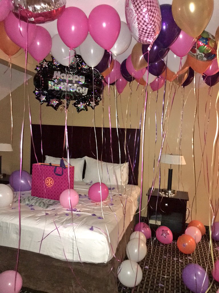 prettytreazure's tweet photo. happy 21st to me! my boo really made my day complete😍🙈😩🙌🏽 https://t.co/3qtqEl536a