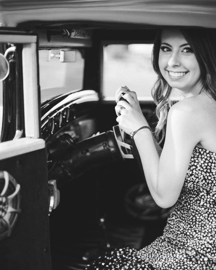 oldcar_photo's tweet photo. One more! #grad #gradphotography #sylvanlake #timelapsephotos #dadscar #oldcar by timelapse_productions https://t.co/M2zo1aU6Gs