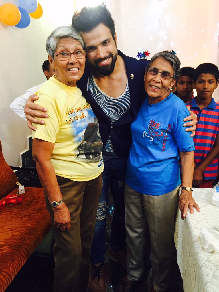 Embedded image permalink