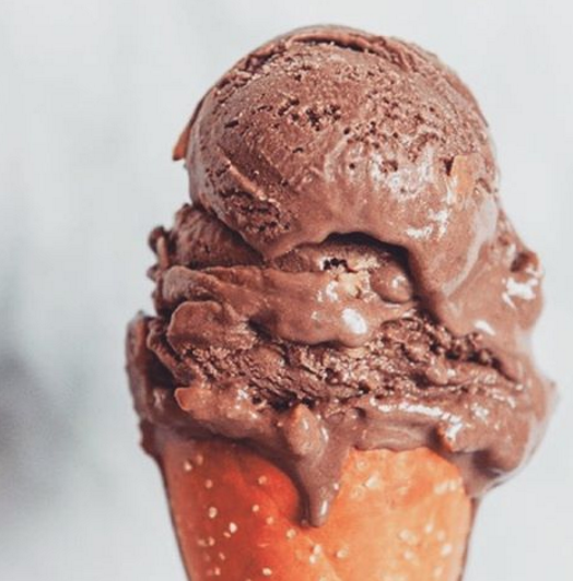 MeikeStephan's tweet image. wieso #frühstücken, wenn man #Schokoladeneis haben kann?