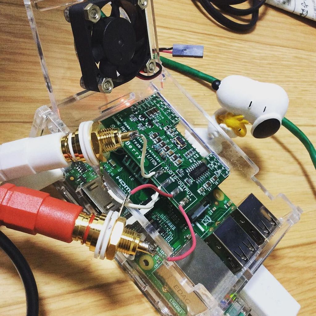 Insta_RaspPi's tweet photo. https://t.co/ZOx2FjrSgq - はんだ付けできた #sabreberry #raspberrypi #runeaudio by epopsupupa_ @ https://t.co/5GFhvuYxfW https://t.co/ZJ4jk7UABN