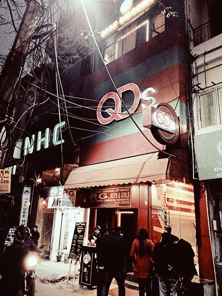 sehgal_rohan's tweet photo. #QDs #Southcampus #SatyaNiketan #FoodBlogger #Foodie #Rohanicles #Rohanism #DelhiUniversity #FoodJourney #Momos :)!! https://t.co/KJrRhOrURT