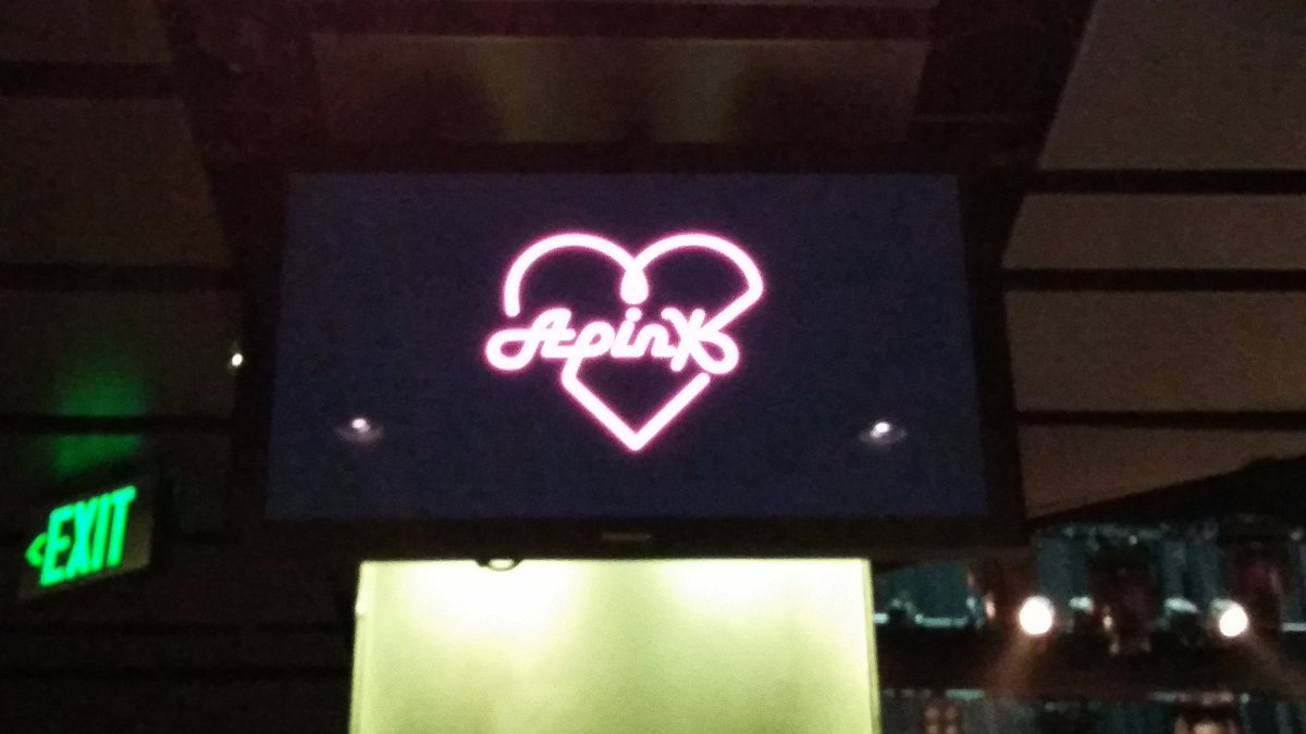 Cristina9685's tweet photo. APINK TONIGHT WAS AMAZING, THIS IS ONE NIGHT I'LL NEVER FORGET, I FINALLY SAW MY BOMI! #APINKinLA #apinkMEMORYtour https://t.co/14jesvG35p