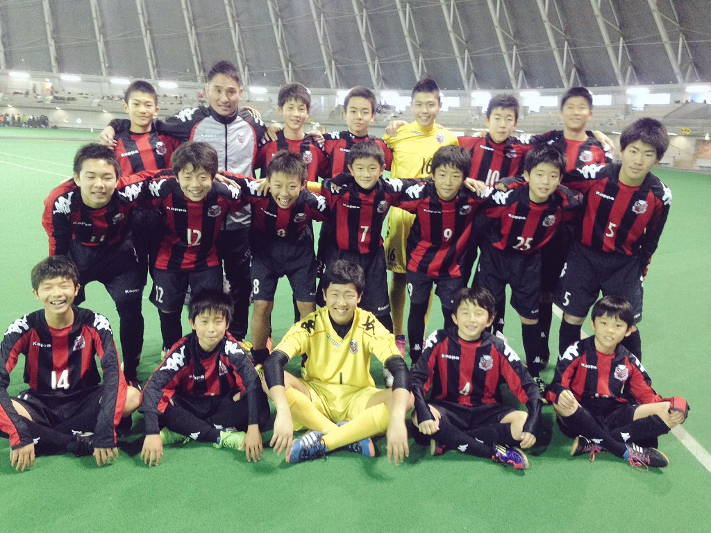 北海道コンサドーレ札幌公式 Auf Twitter 昨日今日の2日間 つどーむにて北海道トレセンu 13冬季交流大会が行われコンサドーレu 13が見事に優勝しました 関コーチ有終の美 ツエーゲンの皆様 明日から関コーチの極寒ギャグによる気温の低下が予想されますのでお気を