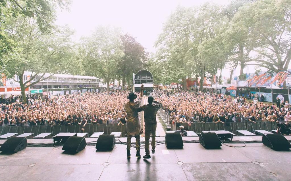 TF141RUSHER's tweet photo. Peace, Love, and Positivity
V's up ✌
Now
#RattPack #LogicAlbum2 #TheIncredibleTrueStory https://t.co/PRz5MwNBBu
