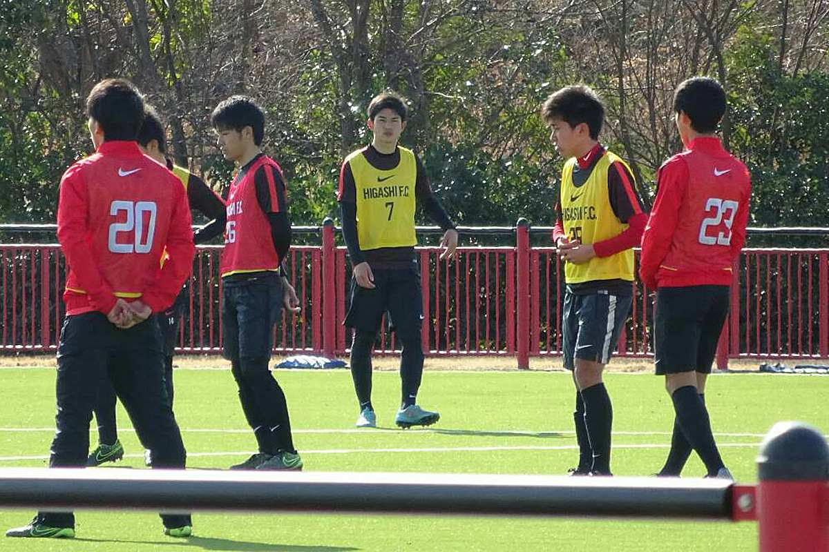 赤い彗星 東福岡高校サッカー Sur Twitter 写真館 第94回全国高校サッカー選手権大会 練習風景 東福岡高校サッカー部全国高校選手権 メンバーの練習の様子 1月6日 水 は午前中に移動し午後はオフ 1月7日 木 はレッズランドで練習 非公開練習だっため画像
