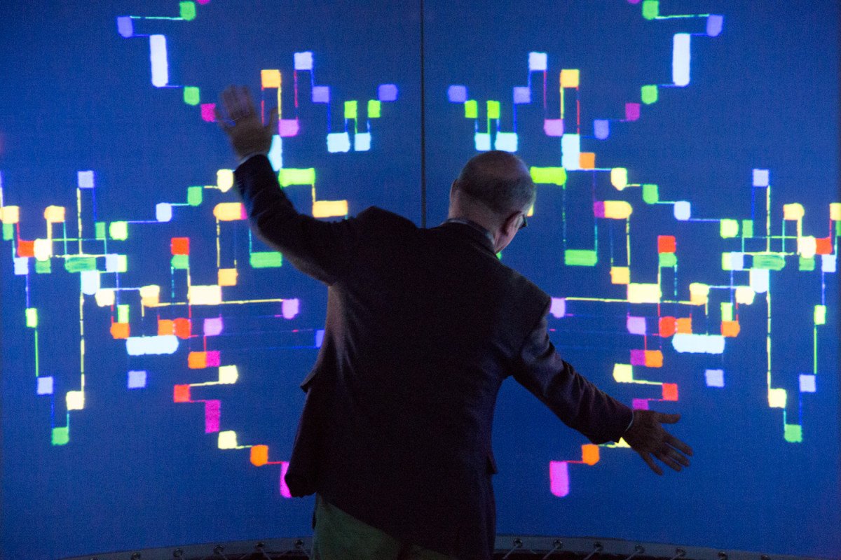 fundacionbotin's tweet photo. Hoy domingo, a las 20:00h, no te pierdas el estreno de la performance "Transbordo espacial": https://t.co/KiwDtllPvq https://t.co/jsvkgkNdQO