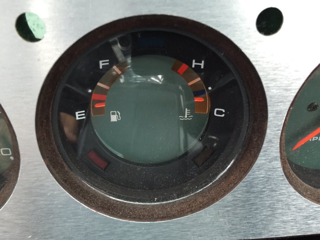 1990MiniCooper's tweet image. #MiniCooper petrol gauge working again courtesy of @Minispares #JobDone #NoMoreGuessing 

minispares.com/product/Classi…
