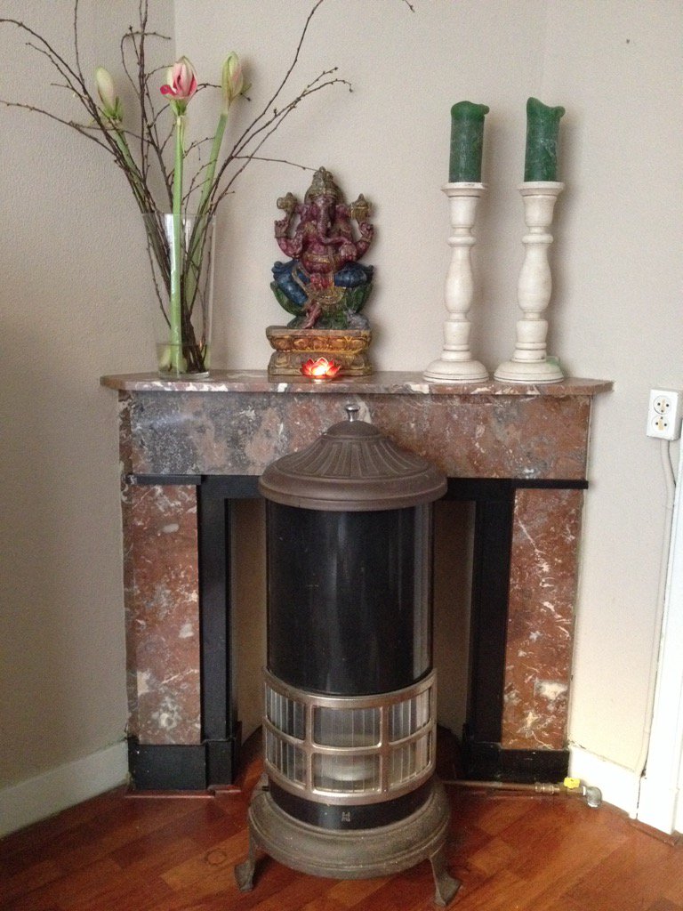 Wal_Jvd's tweet photo. I love this peacefull spot in my house. #Ghanesh https://t.co/0g2bTEfumR