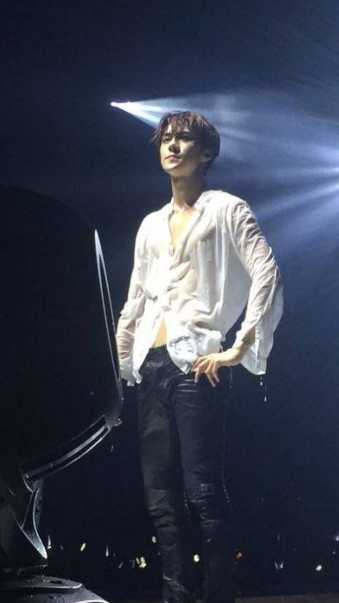 milkteu's tweet photo. sehun - day 1 and day 2 of exoluxion in singapore 🔥🔥🔥🔪🔪🔪🔪🔫🔫🔫🔫🔫‼‼‼🚨🚨🚨🚨🚨🚨🚫🚫🚫💣💣💣💣💣💣 https://t.co/dyNHfBDJV1