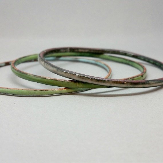 MaisyPlum2's tweet photo. Set of Three Enamel Bangles Skinny Bangle Set https://t.co/qgzakoQLhA #etsy #dressedupforwork #ontrend #jewelry https://t.co/iXZJNibC19
