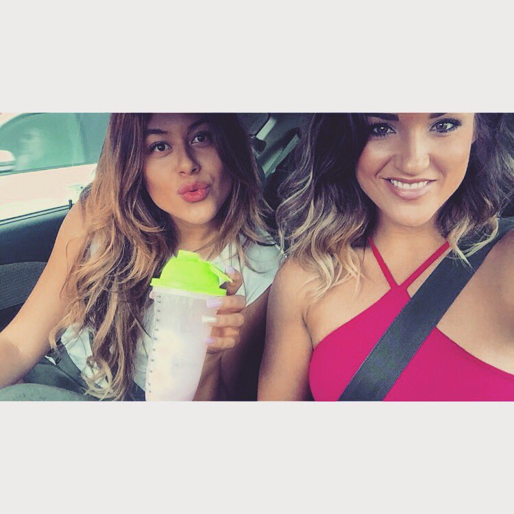 HayleyWestoby1's tweet photo. Ladies night at the @scg @BBL @SixersBBL @HeatBBL #smashemsixers https://t.co/zKqM7wJrqW