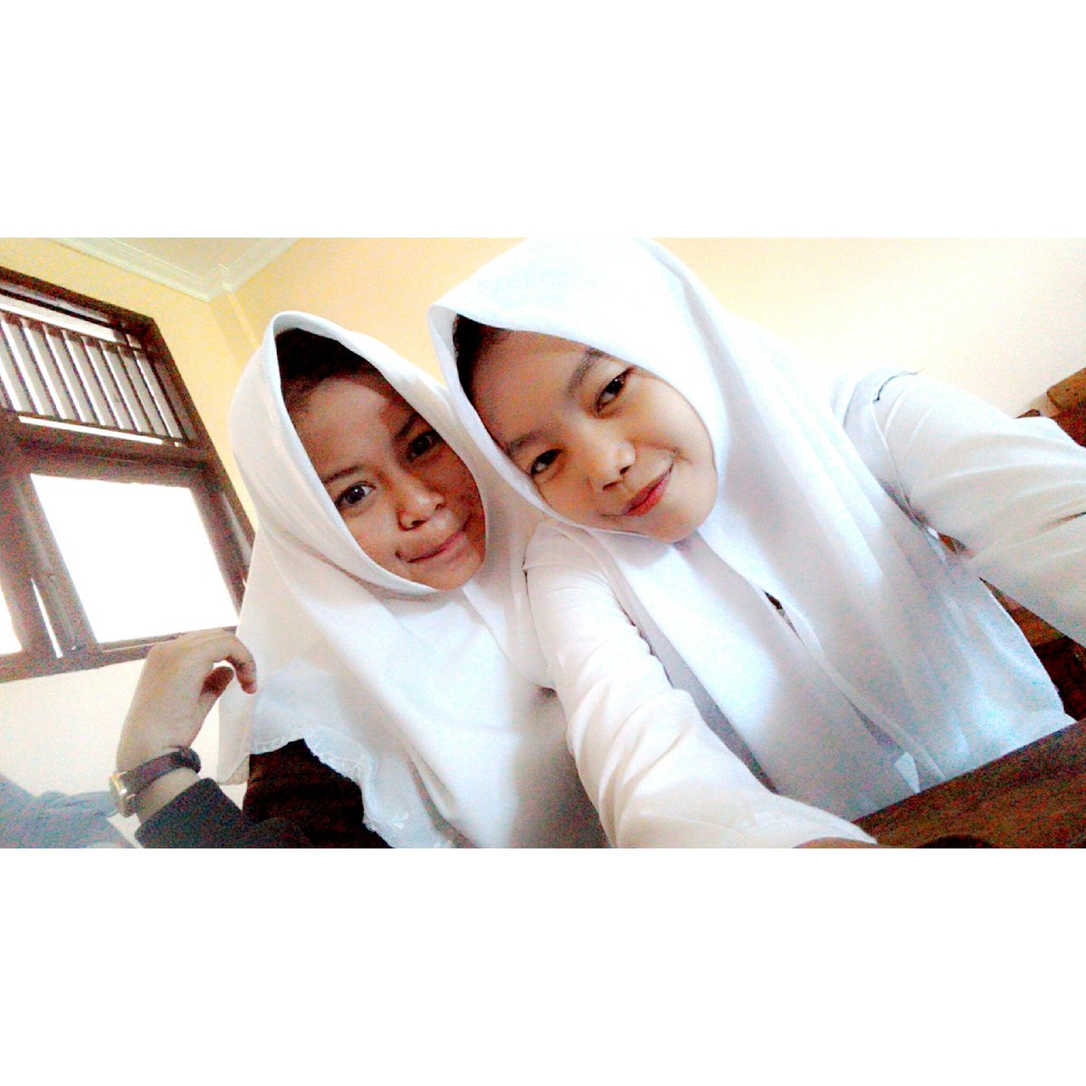 Aku berusaha buat jadi yg terbaik wlau gaa gampang..