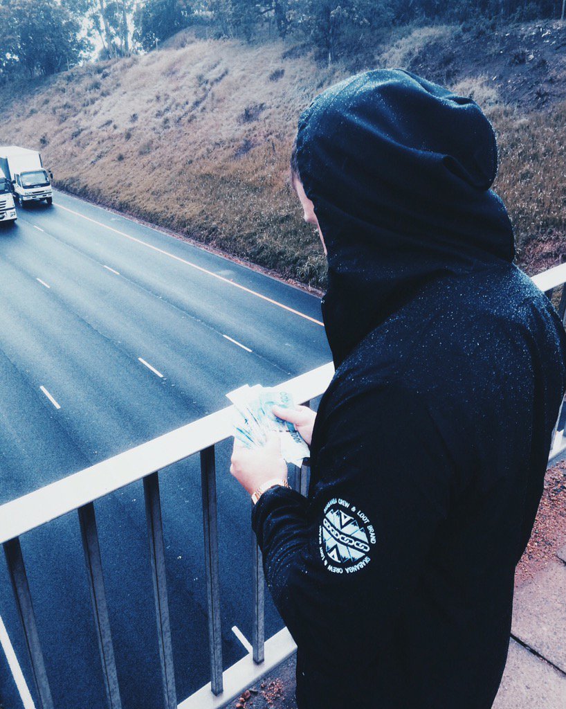 🚛💨 SKABXLOOT2K16 #LOFI 
#windbreaker dropping this week ☔️ •13//01//16•