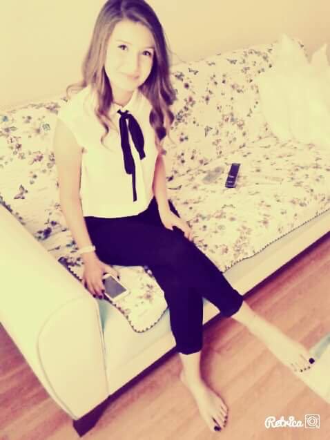 Acil #izmir  Elif Deniz 15 yaşında 6 ocaktan beri #kayıp görenler polise ya da 05363739355..ailenin sesine ses olun