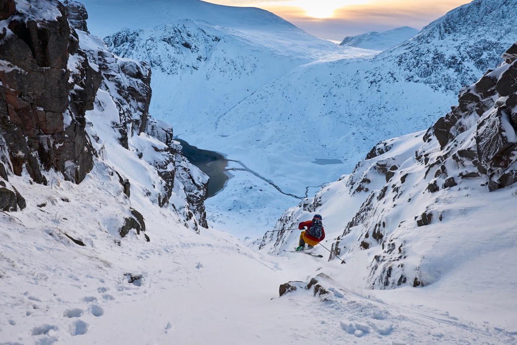 theiaincameron's tweet photo. Hamish Frost and @thephmack were up at the crack of dawn y'day for a #Cairngorms skiing extravaganza. Outstanding. https://t.co/7GGm6SWv5S