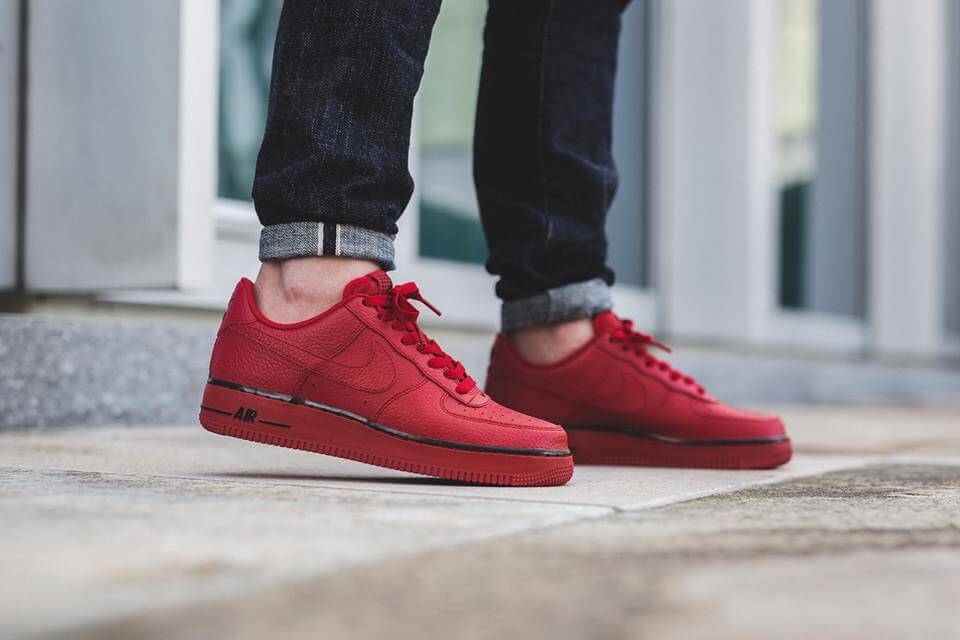 Trots revolutie residentie The Sole Supplier on Twitter: "On foot shots of the Nike Air Force 1 07  Pivot Red. Available now. https://t.co/kOVVGqmT6I https://t.co/76D4E3zxSh"  / X