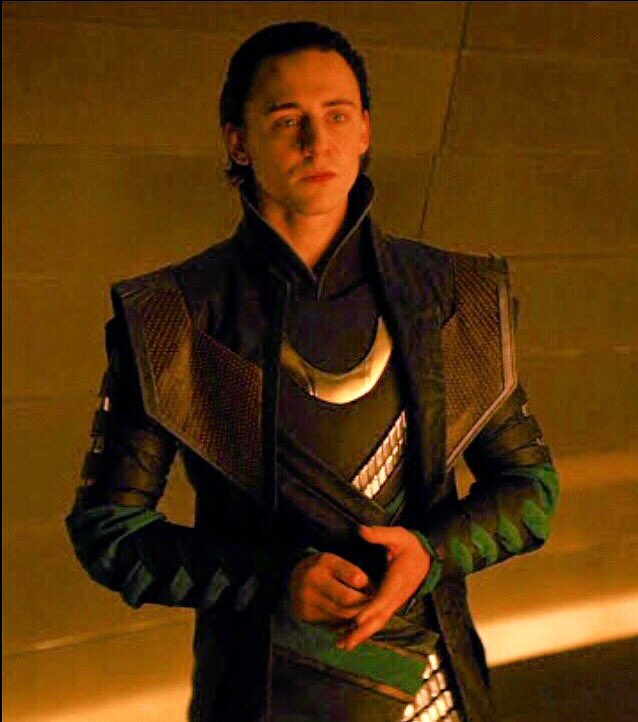 LokiRavenHart's tweet image. ***New Avi***
Good reflection of #WriterFeels