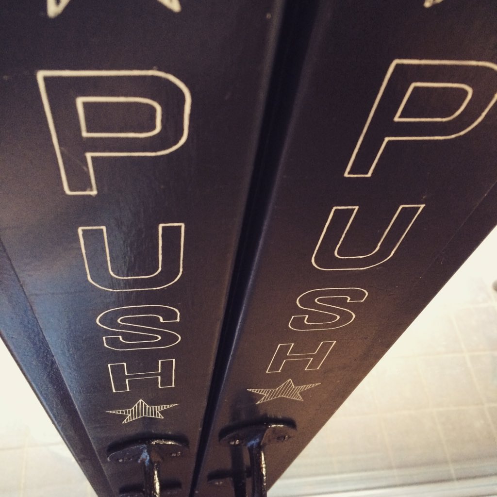 SJGriffey's tweet image. Stable doors ready to go.... #pushdontpull #signwriting