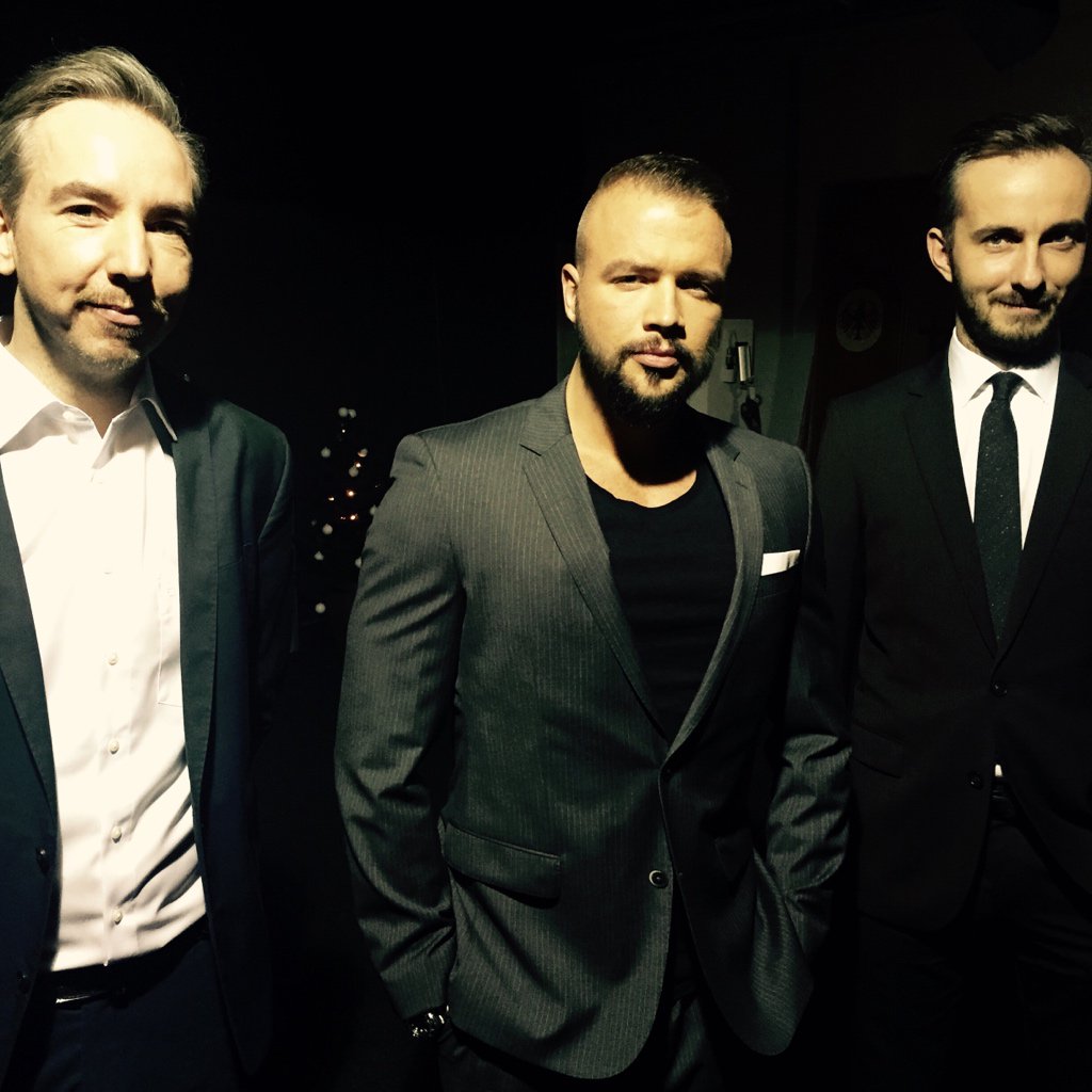 CYWtRIJWwAApbD0.jpg:large