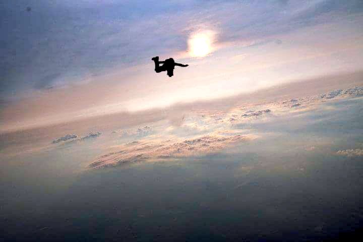 RakibOfficial's tweet photo. Some risks may take your life but some risks are worth taking <3 #SkyDiving #BeforeDusk https://t.co/yE4kZ8lEbB