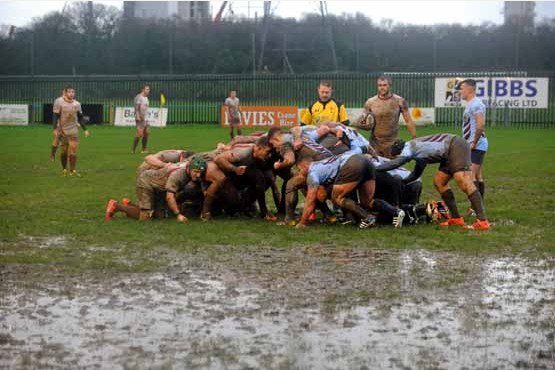 EvansTheCrime's tweet photo. A bit of rain doesn't stop these boys playing #rugby > @tatarugby v @LlanelliRFC. https://t.co/MJyws0CgWi https://t.co/gwfbm1jOsg