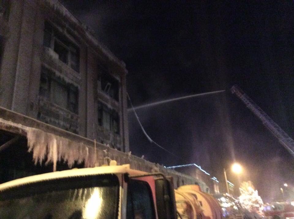 tizgreen's tweet photo. My friend is w/ @OFD1860 and took these pics last night. So sad glad everyone's safe.Thanks 4 ur service #MsPubFire https://t.co/cjT3NBovUK
