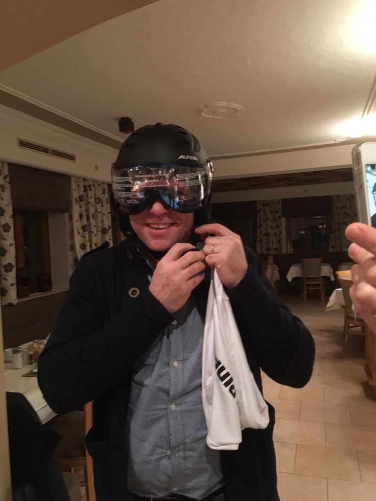 olddiek's tweet image. #didam @Kampioensbakker ging voor skibril kom met helm terug