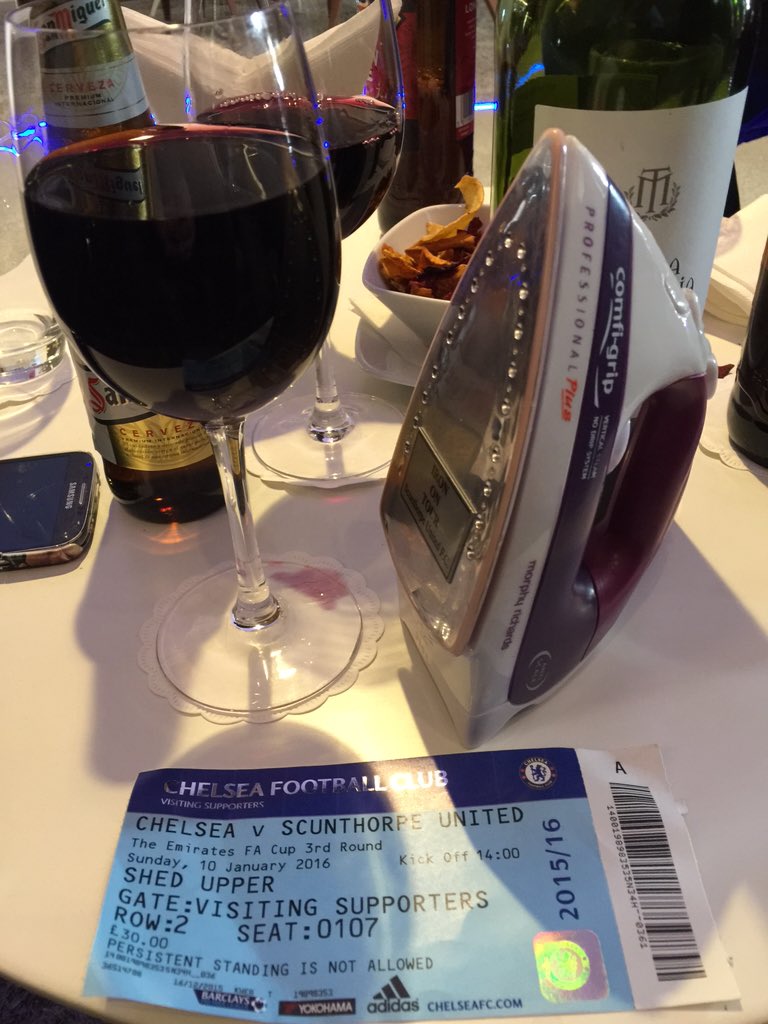 donneriron's tweet photo. @SUFCOfficial Iron on tour #FACup 💗💗⚽️⚽️ https://t.co/lXVqF6ZRGc
