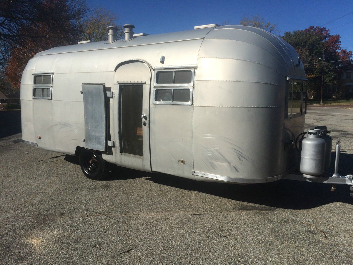 CampCooks's tweet image. She'll soon be at the docks ready for her make-over #CAMPCOCKTAILS @Bestival @GlastoFest @IsleOfWightFest