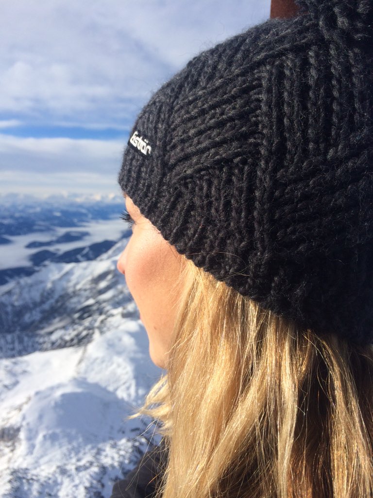 AliceBraham's tweet photo. Up, up and away! Awesome #hotairballoon flight at 12,500ft. Emotional! #Filzmoos #Austria #LPinAustria @LPTraveller https://t.co/hDGmYHamRy