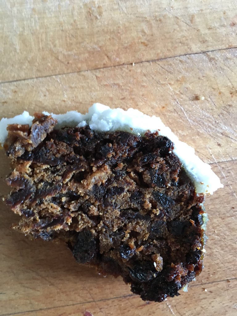 LBGHackney's tweet image. Christmas cake makes excellent post run refuel #bitdrunk