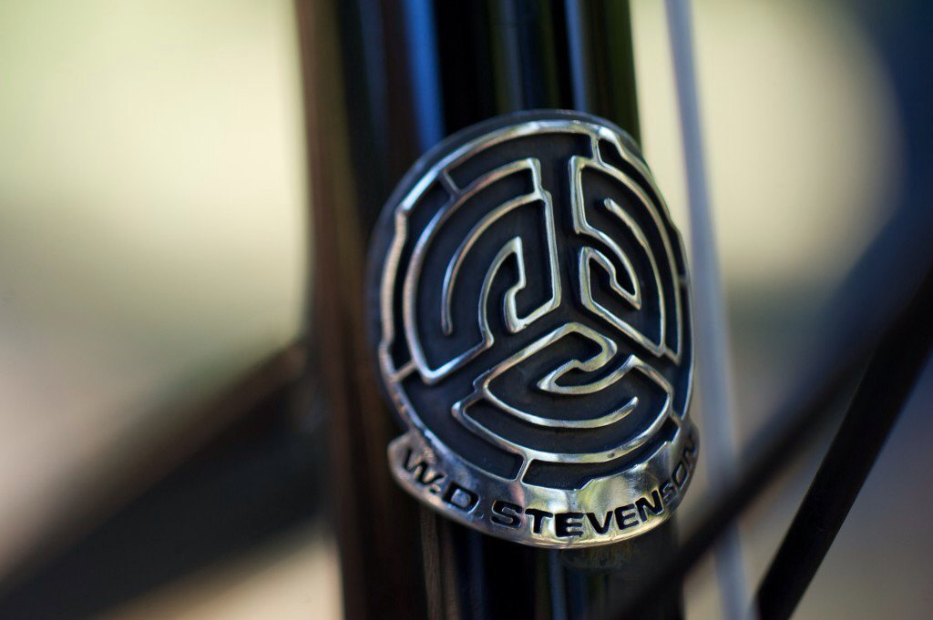 tomjohn001's tweet photo. Badge Detail: Bill and Shawn Stevenson’s Personal 650B Tandem @DesignMuseum #FontSunday @boneshakermag #headbadges https://t.co/yAKwTiC0Q9