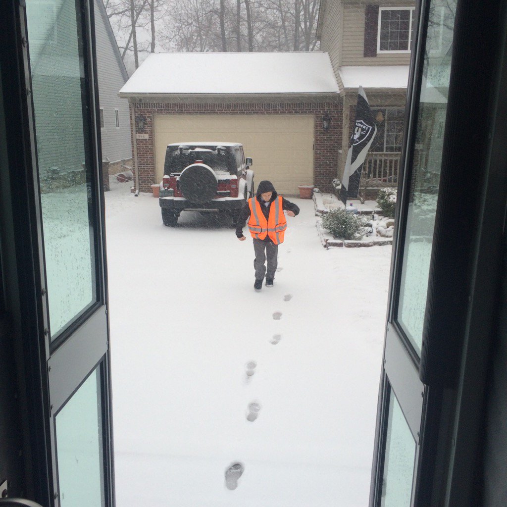 EricMichigan's tweet photo. Thank God for faithful Bus Workers!! #rain,shine,orSnow #ElishaBus @TimDusseault @faithdusseault https://t.co/X8NnLjDsz3
