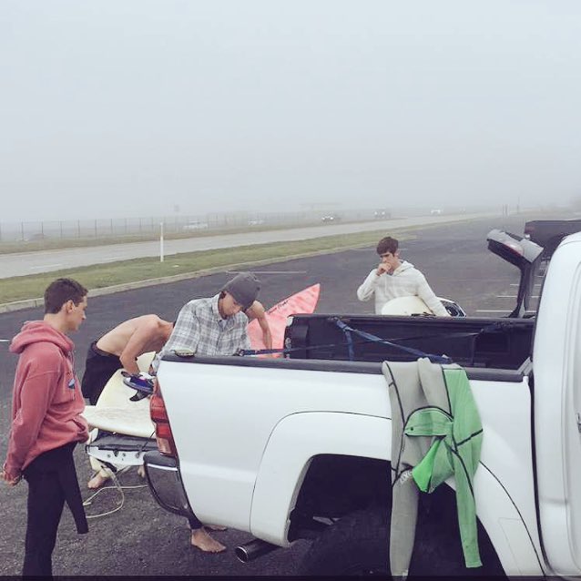 JamesLoisel's tweet photo. Foggy morning with the boys 🤘🏼#2ndlight https://t.co/xdIbj01QjA