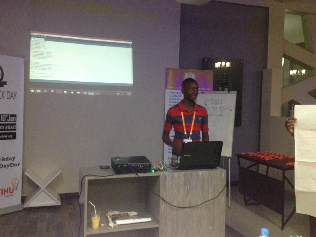 TheKINU's tweet photo. Our next presenter is a Form 1 student Baye from Loyola who has dev a gas leak detection unit #ScienceHackDayDar https://t.co/xzqITLiziZ