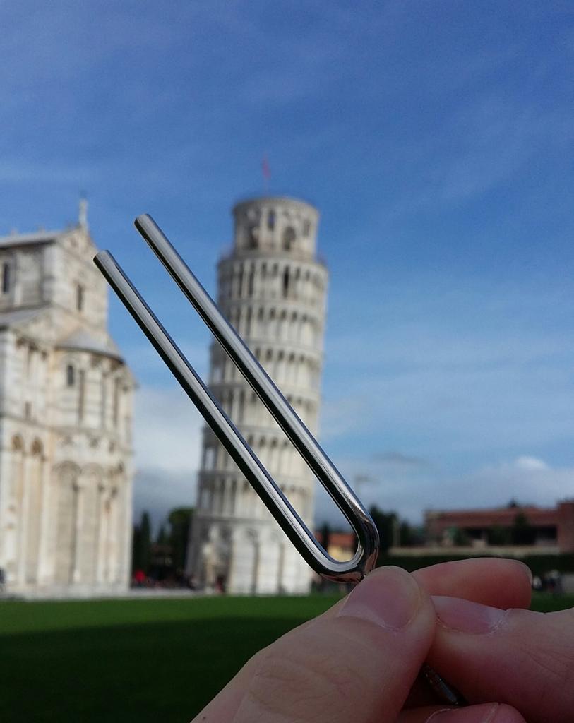 Ori_Ole's tweet photo. El diapasó viatger a #Pisa! Amb la xica més estpenda del món! Merci per portar-m'hi!!!
(#Aquitotestatort...) jeje https://t.co/PW6ObKir6Z