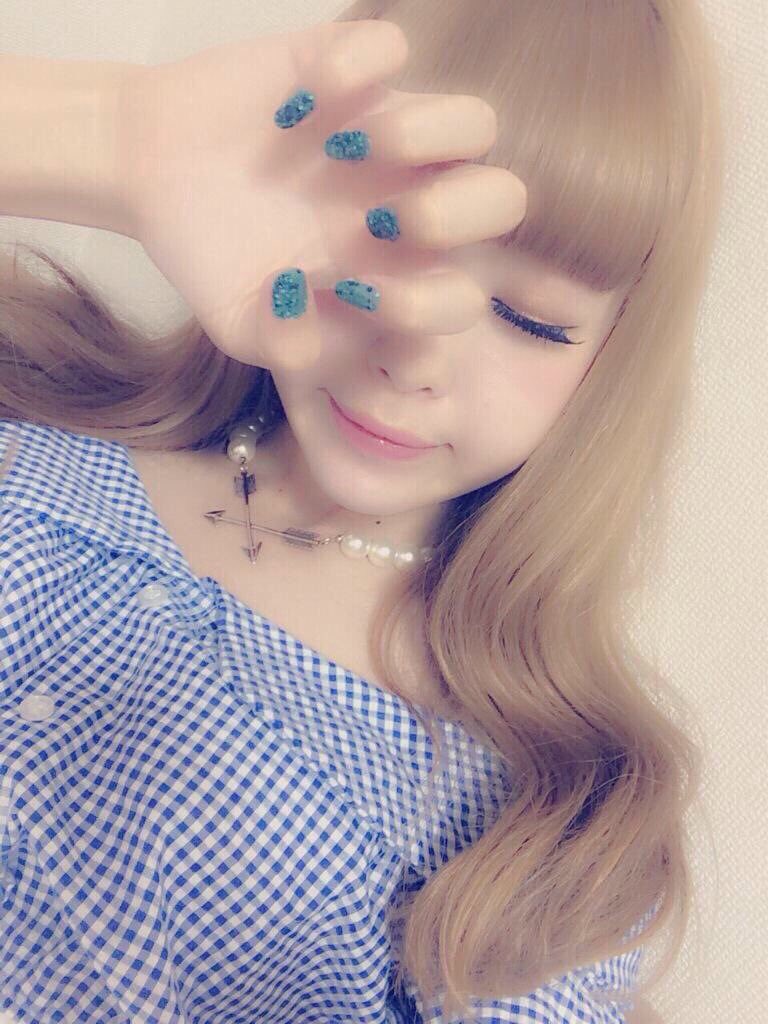 0220nicole's tweet photo. またこんくらいまで髪色明るいの保ちたいな〜〜⭐️ https://t.co/rrU21uIsUM