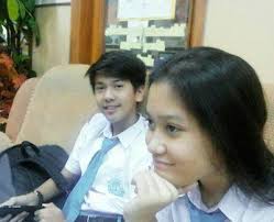 nani_ul's tweet photo. Kalian romantis banget sih.. https://t.co/dnDBjXEfDw