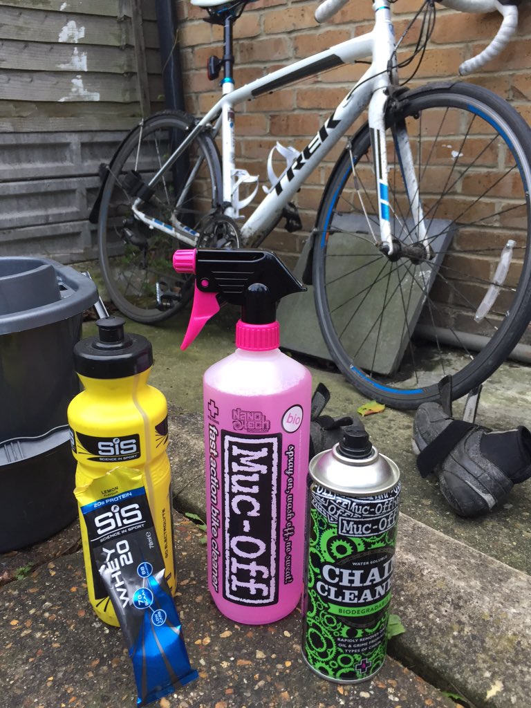 Emma_barraclgh's tweet photo. Post winter ride essentials - SiS WHEY20 plus the magic of mucoff! @ScienceinSport #SiSWeekend https://t.co/l8dnQuXHv3